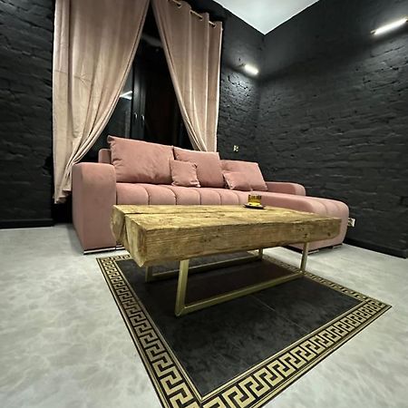 Darkhouse Versace Pink Łódź Exterior foto